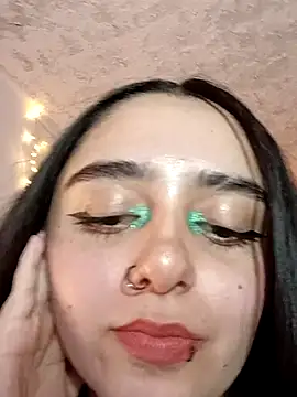 IvonneT online show from 02.28.25