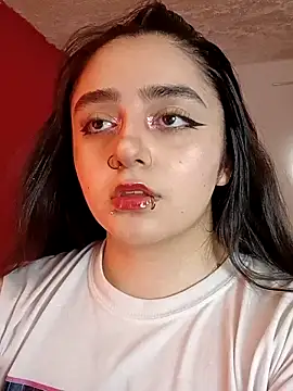 IvonneT online show from 10.05.25