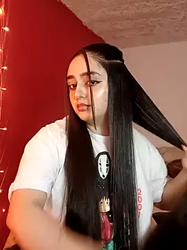 IvonneT online show from 10.19.25