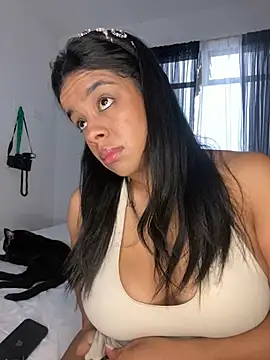 Snapshot of trianawhite chatting on 02.09.26 trianawhite online show from 02.09.26