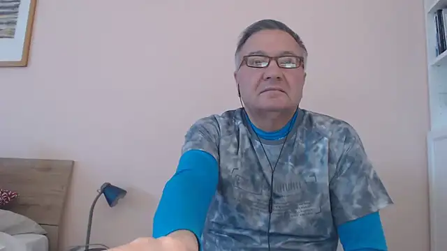 YOU6me online show from 10.04.25