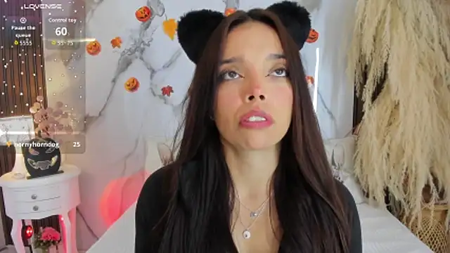 hannahill69 online show from 10.28.25