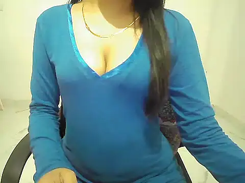 Snapshot of Bold-Radhika chatting on 01.19.25 Bold-Radhika online show from 01.19.25