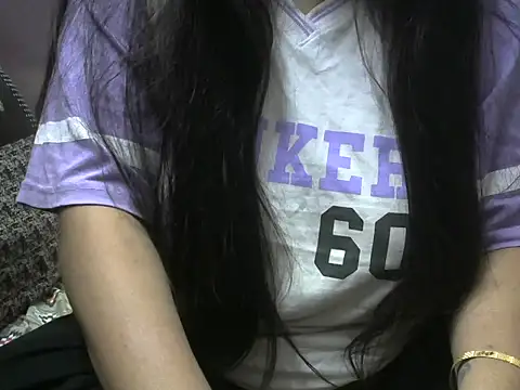 Snapshot of Bold-Radhika chatting on 11.18.25 Bold-Radhika online show from 11.18.25