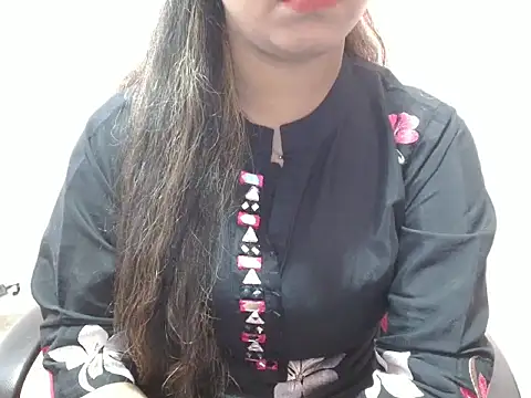 LovingPihu online show from 02.14.25