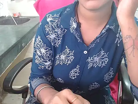 LovingPihu online show from 09.23.25