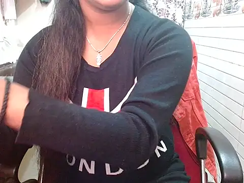 LovingPihu online show from 02.03.26