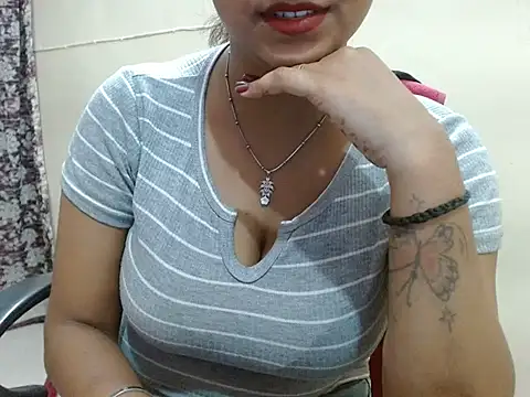Snapshot of LovingPihu chatting on 04.23.26 LovingPihu online show from 04.23.26