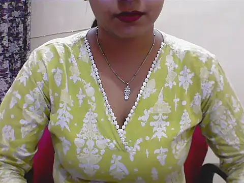 Snapshot of LovingPihu chatting on 04.30.26 LovingPihu online show from 04.30.26