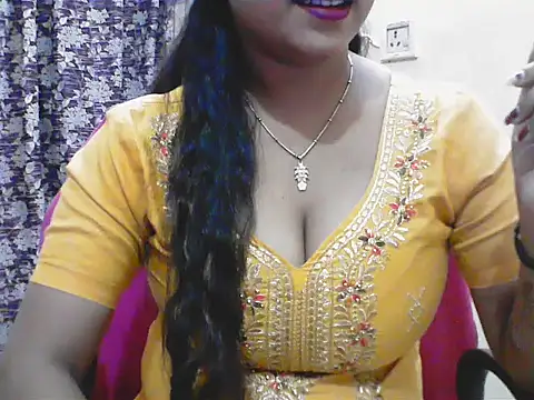 Snapshot of LovingPihu chatting on 05.07.26 LovingPihu online show from 05.07.26