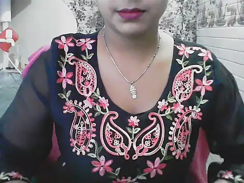 Snapshot of LovingPihu chatting on 05.30.26 LovingPihu online show from 05.30.26