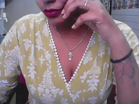 Snapshot of LovingPihu chatting on 06.05.26 LovingPihu online show from 06.05.26