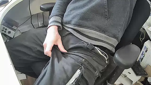 TomCumQuick online show from 05.11.26