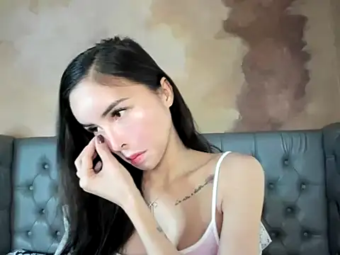 Snapshot of CaliAsian chatting on 10.01.25 CaliAsian online show from 10.01.25