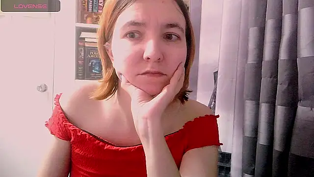 Snapshot of BrattyFoxyGirl chatting on 12.07.24 BrattyFoxyGirl online show from 12.07.24