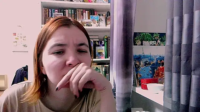 Snapshot of BrattyFoxyGirl chatting on 03.21.25 BrattyFoxyGirl online show from 03.21.25