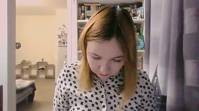 Snapshot of BrattyFoxyGirl chatting on 11.07.25 BrattyFoxyGirl online show from 11.07.25