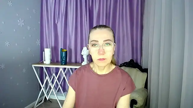 queen a n i online show from 02.08.25