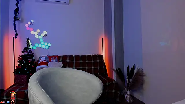 Snapshot of victorias_world chatting on 12.18.24 victorias world online show from 12.18.24