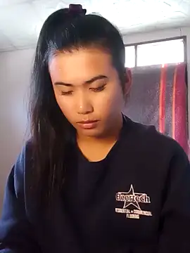 Snapshot of NannyNannybabe chatting on 12.15.24 NannyNannybabe online show from 12.15.24