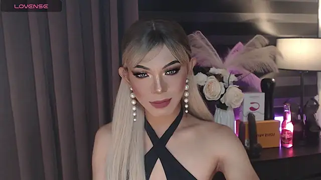 Snapshot of HugecockAlexa chatting on 09.12.25 HugecockAlexa online show from 09.12.25