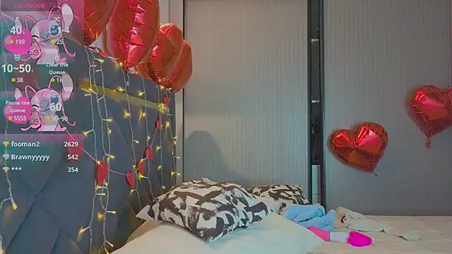 Snapshot of Mia_Tin chatting on 02.22.25 Mia Tin online show from 02.22.25