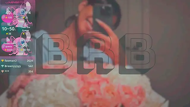 Snapshot of Mia_Tin chatting on 02.23.25 Mia Tin online show from 02.23.25