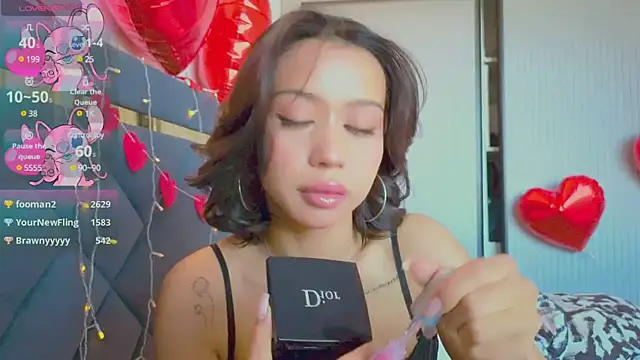 Snapshot of Mia_Tin chatting on 02.23.25 Mia Tin online show from 02.23.25