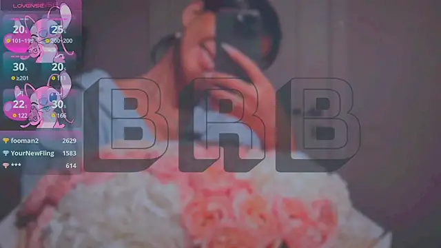 Snapshot of Mia_Tin chatting on 02.24.25 Mia Tin online show from 02.24.25