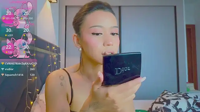 Snapshot of Mia_Tin chatting on 03.01.25 Mia Tin online show from 03.01.25