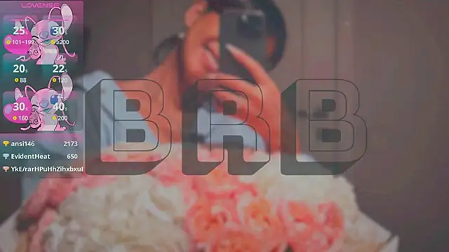 Snapshot of Mia_Tin chatting on 03.08.25 Mia Tin online show from 03.08.25