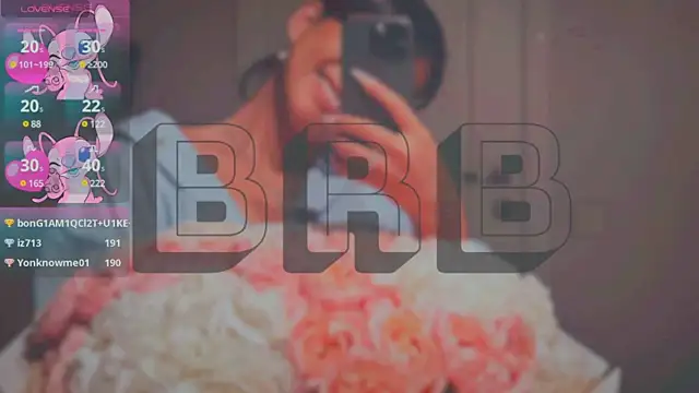 Snapshot of Mia_Tin chatting on 03.11.25 Mia Tin online show from 03.11.25