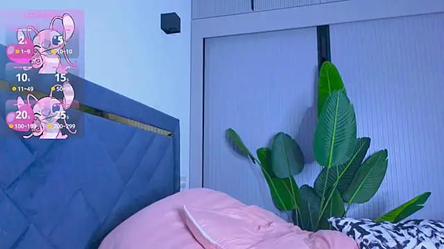 Snapshot of Mia_Tin chatting on 09.27.25 Mia Tin online show from 09.27.25