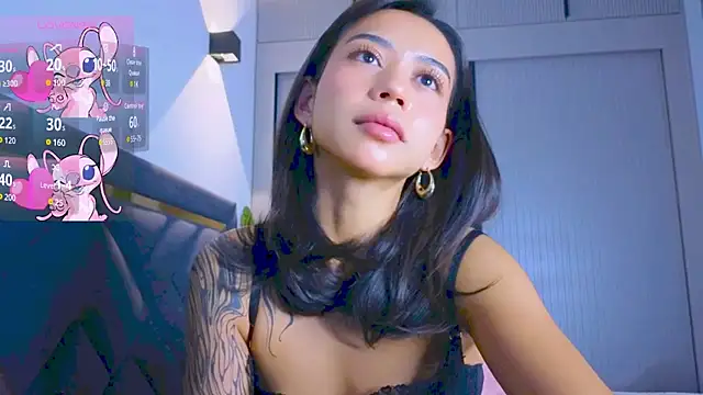 Snapshot of Mia_Tin chatting on 10.14.25 Mia Tin online show from 10.14.25