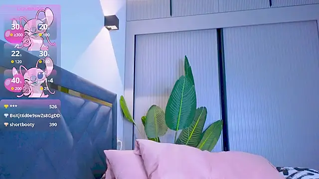 Snapshot of Mia_Tin chatting on 10.15.25 Mia Tin online show from 10.15.25