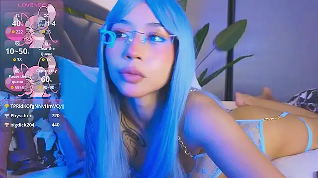 Snapshot of Mia_Tin chatting on 11.30.25 Mia Tin online show from 11.30.25