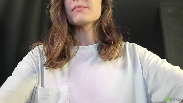 Courtney Luv online show from 11.14.25