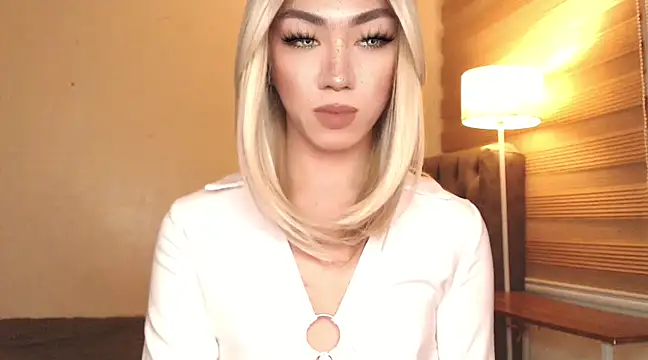 Snapshot of Local_Hoelyx chatting on 02.24.25 Local Hoelyx online show from 02.24.25