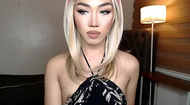 Snapshot of Local_Hoelyx chatting on 03.02.25 Local Hoelyx online show from 03.02.25