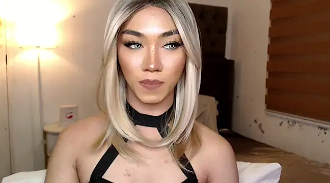 Snapshot of Local_Hoelyx chatting on 03.19.25 Local Hoelyx online show from 03.19.25