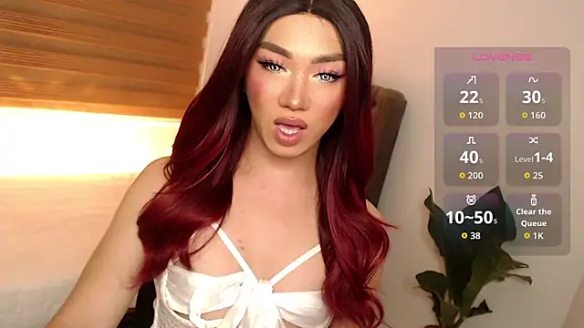 Snapshot of Local_Hoelyx chatting on 09.12.25 Local Hoelyx online show from 09.12.25