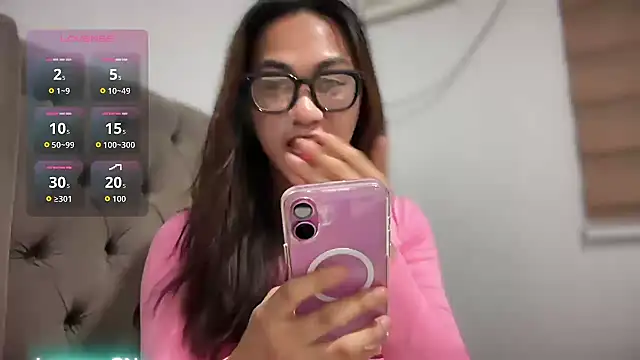 Snapshot of Local_Hoelyx chatting on 03.24.26 Local Hoelyx online show from 03.24.26