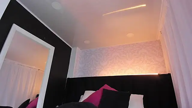 Snapshot of _liathompsom09 chatting on 03.13.25 liathompsom09 online show from 03.13.25