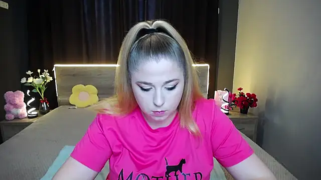 JessikaDaniel online show from 11.18.25