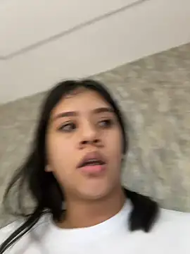 Snapshot of Alhanna_ chatting on 12.07.24 Alhanna online show from 12.07.24