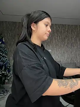 Snapshot of Alhanna_ chatting on 12.12.24 Alhanna online show from 12.12.24