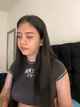 Snapshot of Alhanna_ chatting on 01.31.25 Alhanna online show from 01.31.25