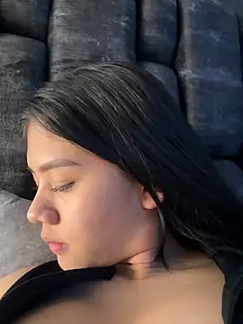 Snapshot of Alhanna_ chatting on 02.05.25 Alhanna online show from 02.05.25