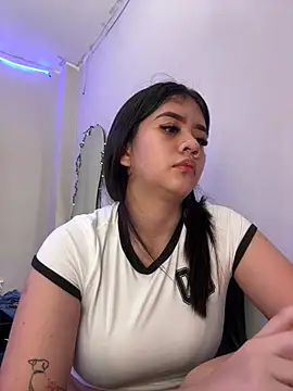 Snapshot of Alhanna_ chatting on 03.06.25 Alhanna online show from 03.06.25