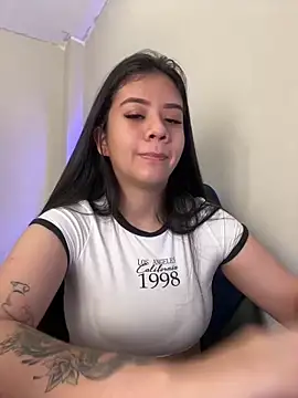 Snapshot of Alhanna_ chatting on 03.13.25 Alhanna online show from 03.13.25